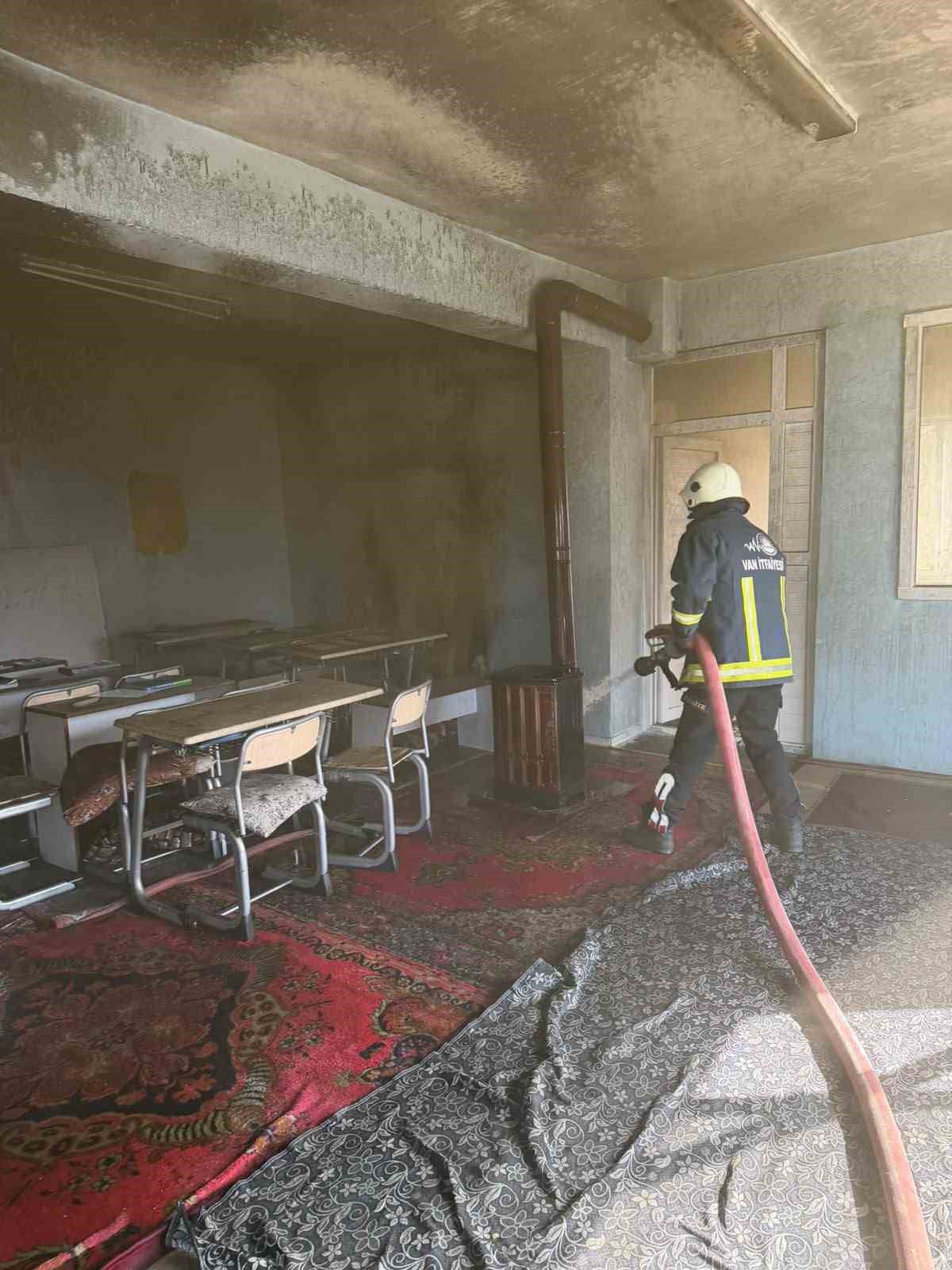 Van'da Kur'an kursunda yangın paniği
