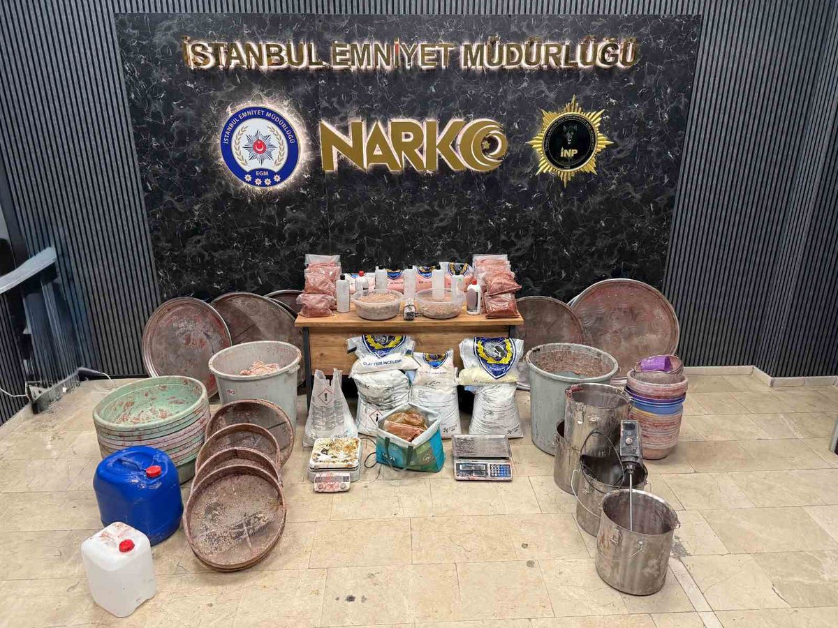 İstanbul'da dev uyuşturucu operasyonu: 115 kilo hammadde ele geçirildi