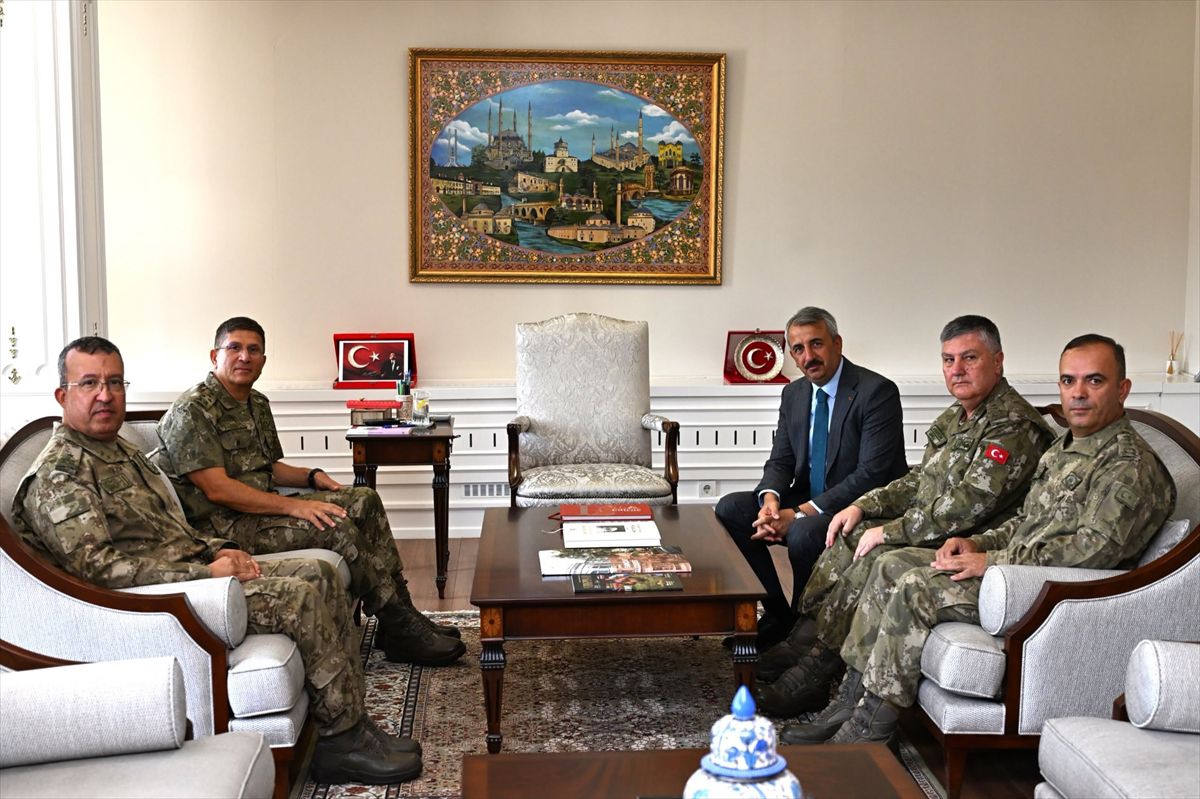 1. Ordu Komutanı Orgeneral Ersay'dan Vali Sezer’e ziyaret