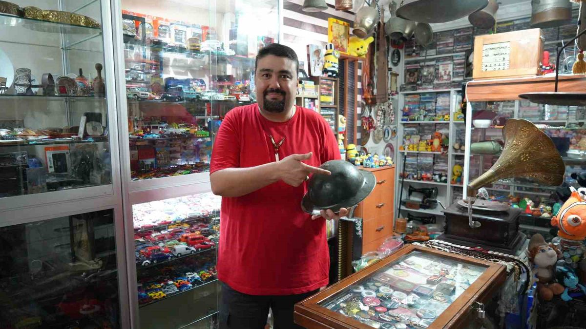 30 yıldır topladığı koleksiyonu için evinin bir odasını müzeye dönüştürdü