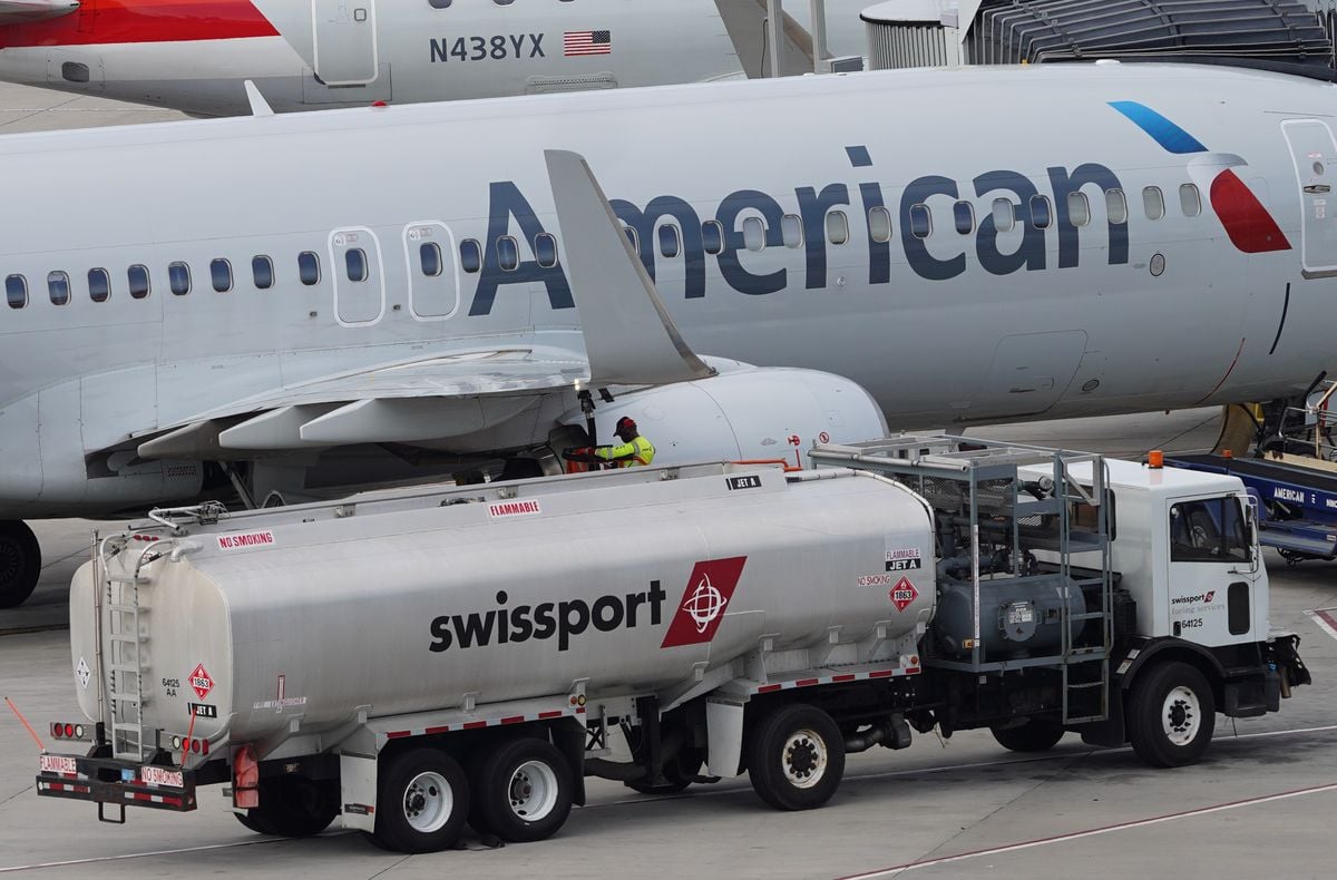 ABD'de sistem arızasını gideren American Airlines uçuşlarına yeniden başladı