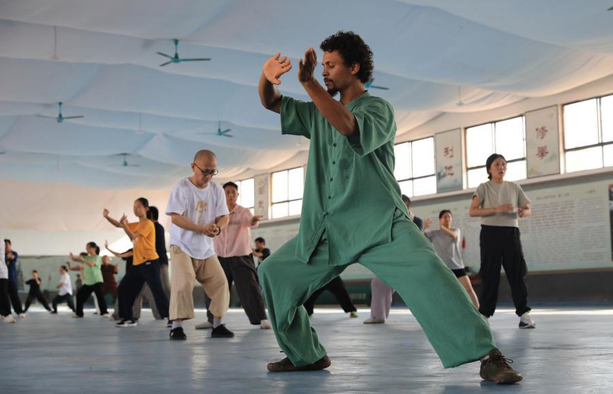 Albüm: Tai Chi tutkunları, kadim dövüş sanatının doğduğu Çin köyünde bir araya geldi