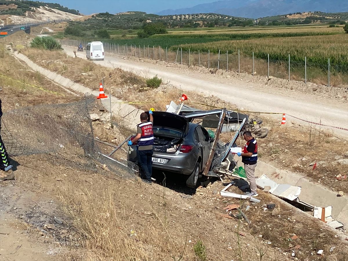 Aydın'da otomobil bekçi kulübesine çarptı, 1 kişi öldü, 1 kişi yaralandı