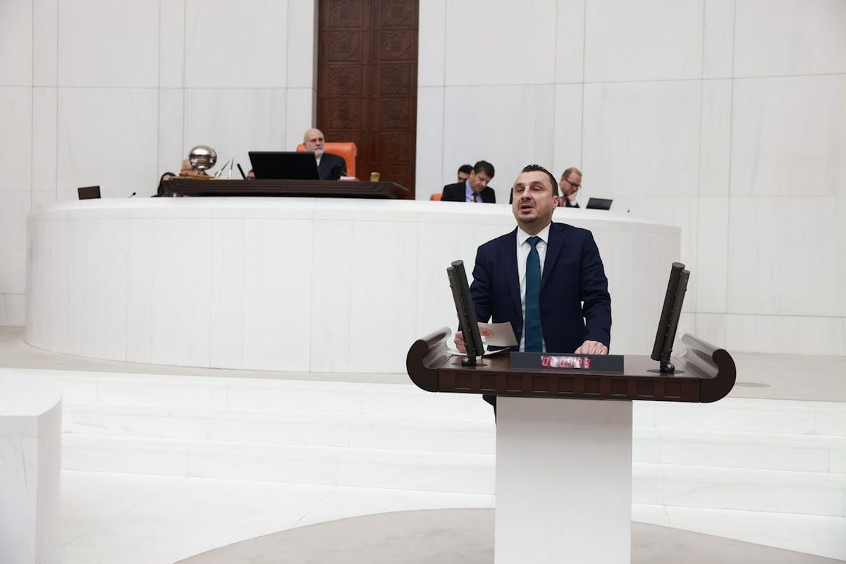 Bekir Başevirgen: “İktidar, yıllardır 'Hiç olmazsa patates, soğan yer ayakta kalırız' diyen vatandaşın elinden patatesi de aldı'