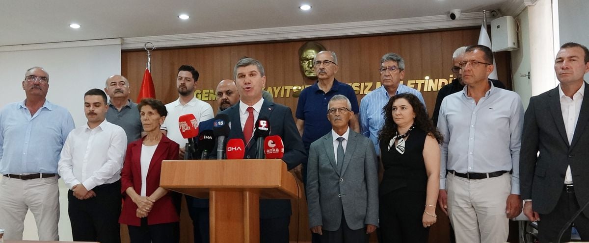 Burdur'da 4 belediye başkanı, CHP'den istifa etti