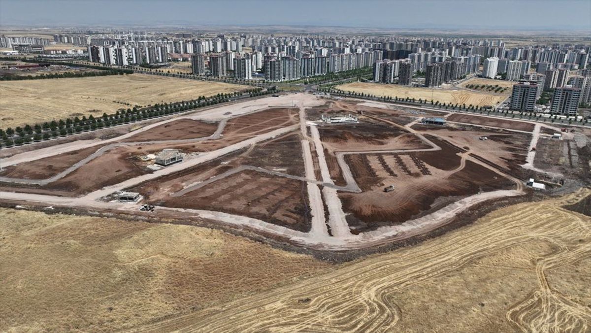 Diyarbakır'da Mezopotamya Kent Parkı'nda çalışmalar sürüyor