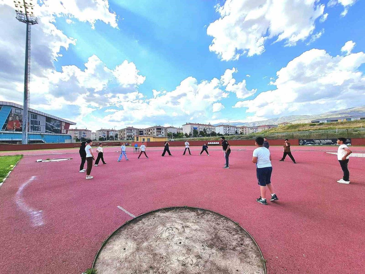 Erzincan’da GSB Yaz Spor Okulları 760 sporcuyu yaz tatilinde sporla buluşturuyor