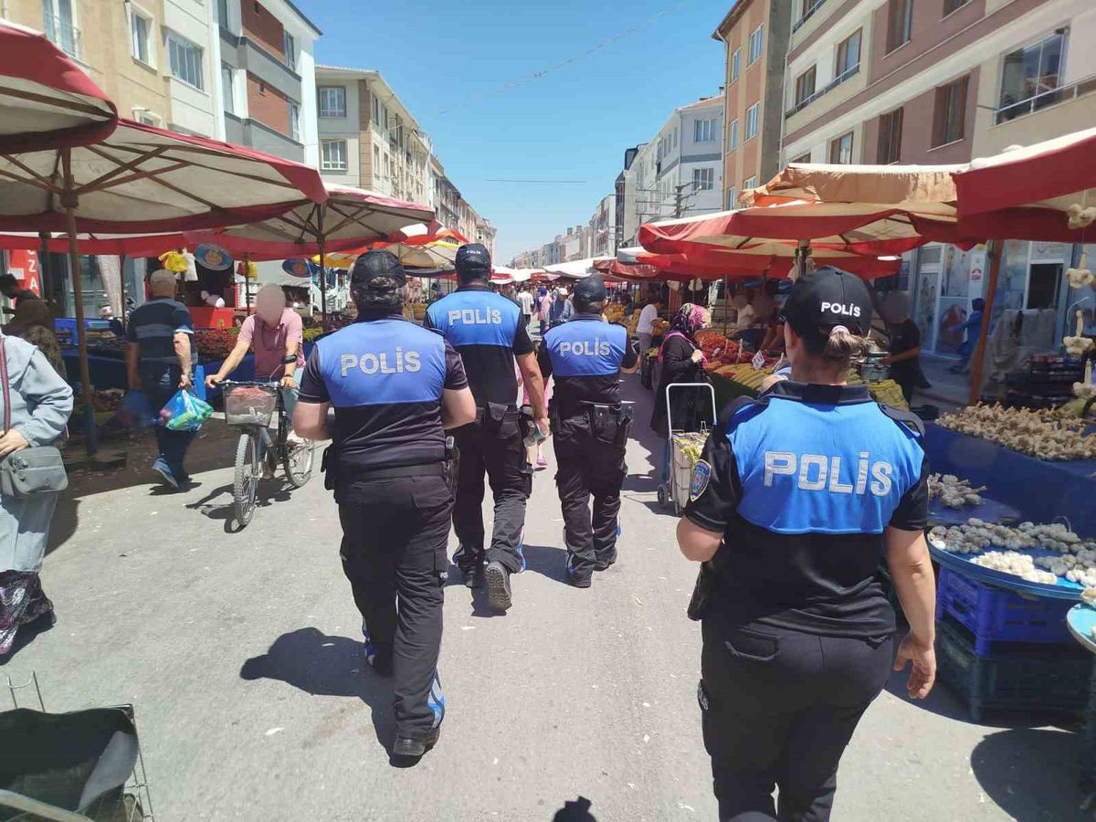 Eskişehir’de polis vatandaşları hırsızlık ve dolandırıcılık olaylarına karşı bilgilendirdi