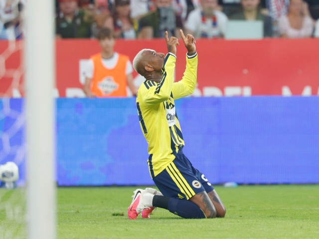 fenerbahce polonyada turladi i 20100170 3476 1 m