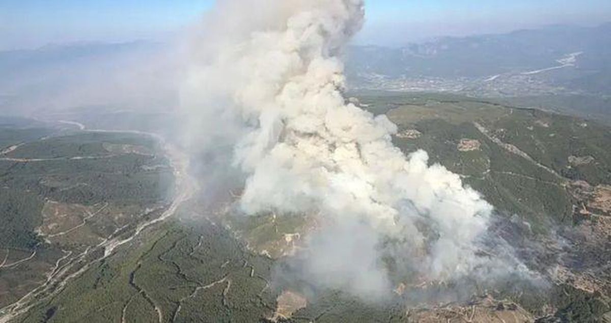 Fethiye yangın SON DAKİKA! Fethiye Antalya Karayolu neden kapalı? Fethiye'de yangın mı çıktı?