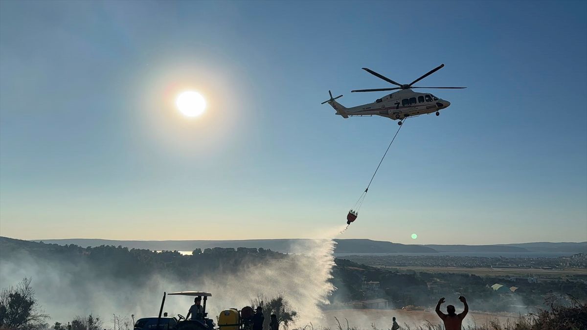 GÜNCELLEME 3 - Çanakkale'de ormanlık alanda çıkan yangın büyük ölçüde kontrol altına alındı