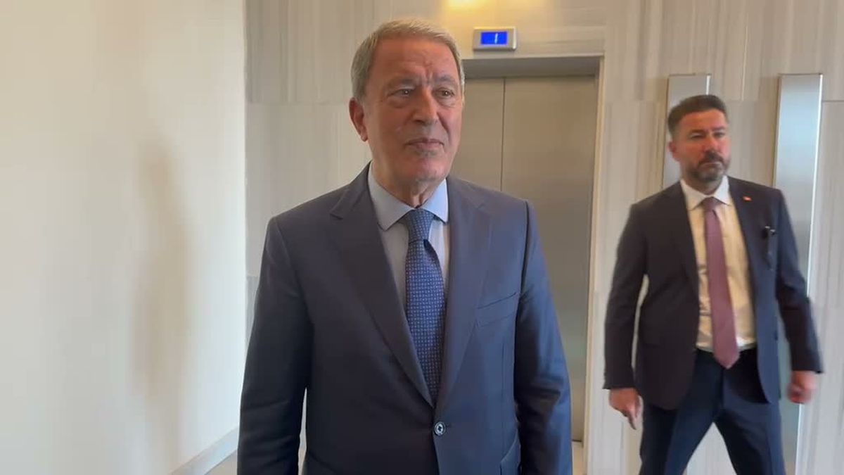 Hulusi Akar: 'Şehit yakınları ve gazilerle ilgili teklifi mümkün olduğu kadar erken zamanda çıkarmaya çalışıyoruz'