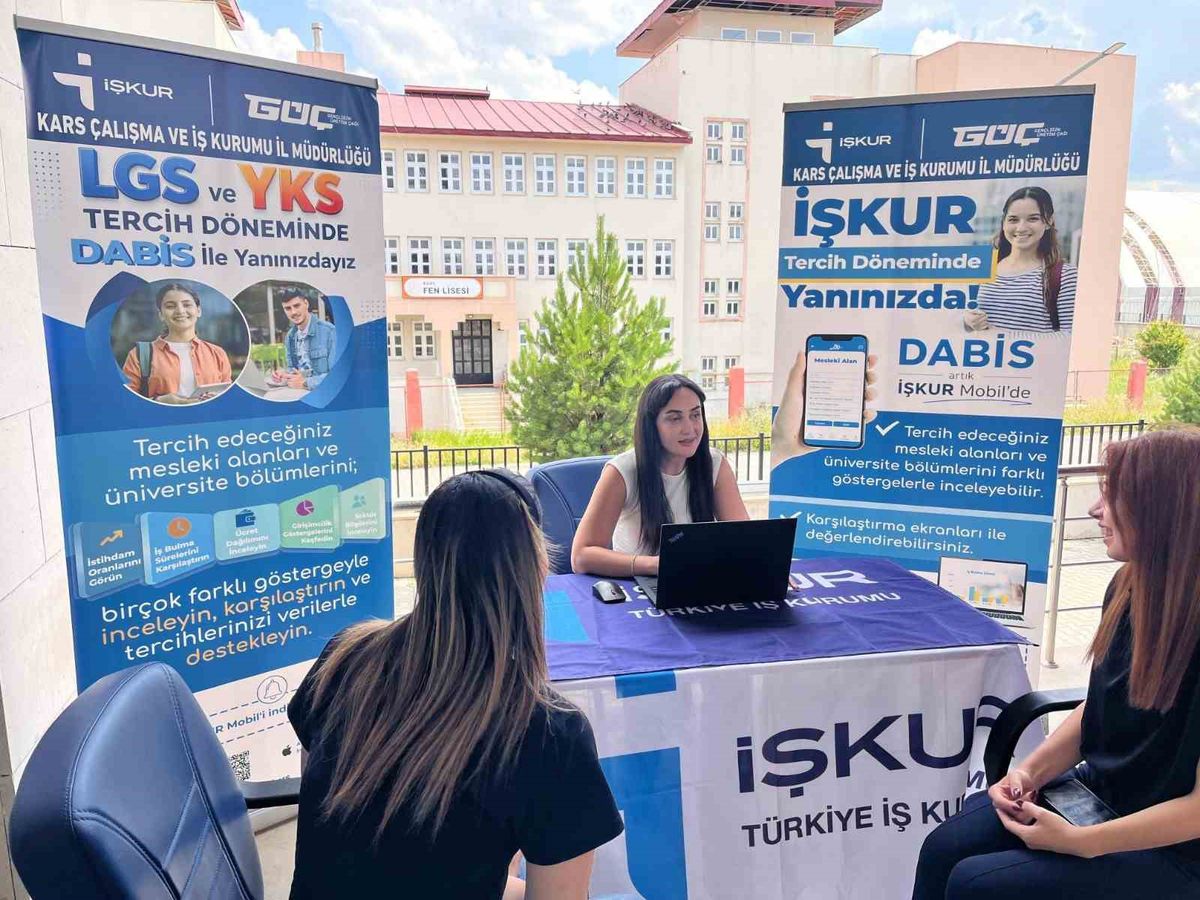 Kars’ta üniversite adaylarına dijital tercih rehberi: İŞKUR’dan DABİS desteği