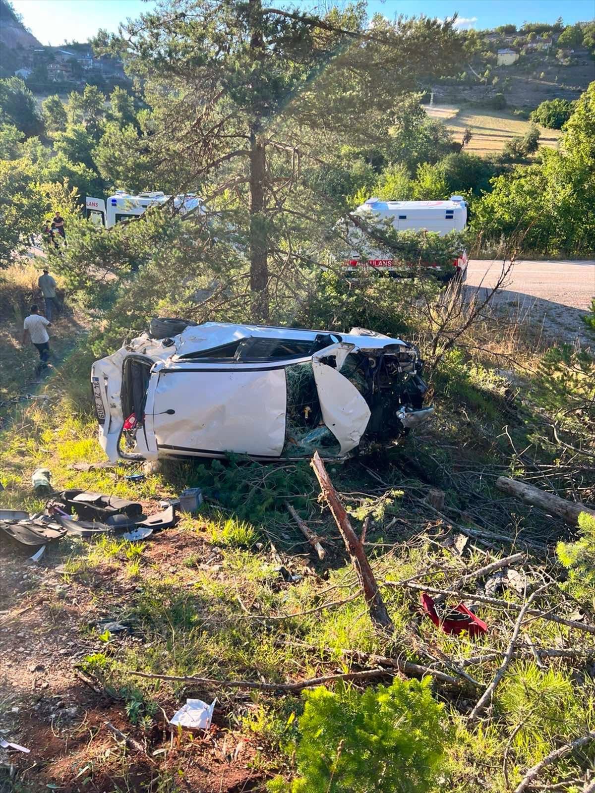 Kastamonu'da devrilen otomobildeki 5 kişi yaralandı