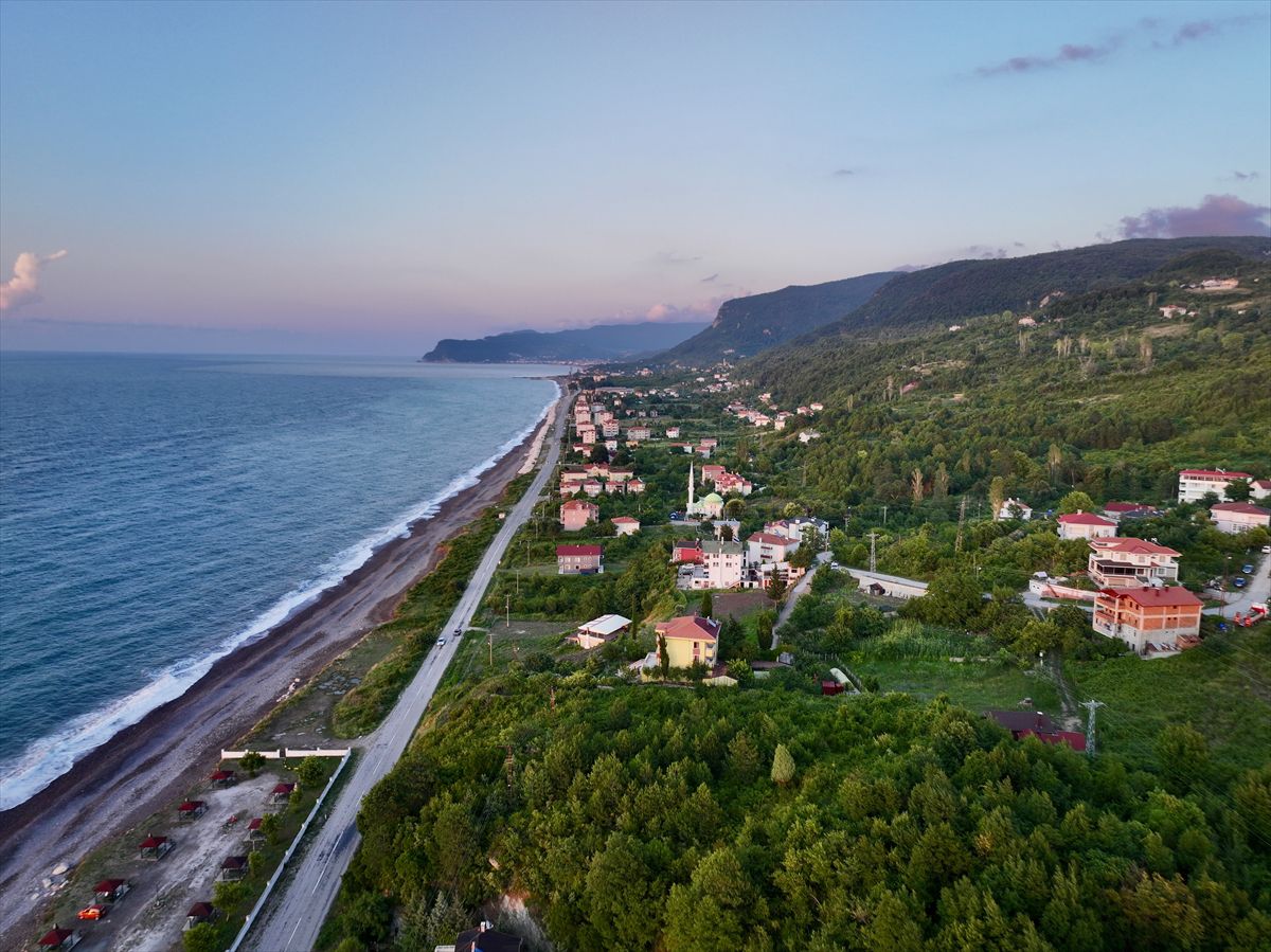 Kastamonu'nun Cide ilçesinde gün batımı güzel görüntüler oluşturdu