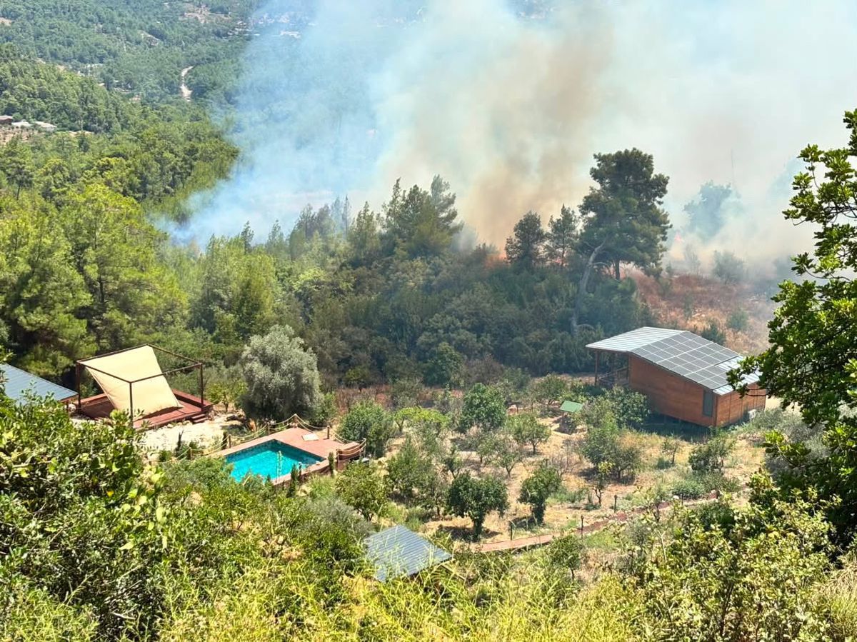 Kumluca'da orman yangını