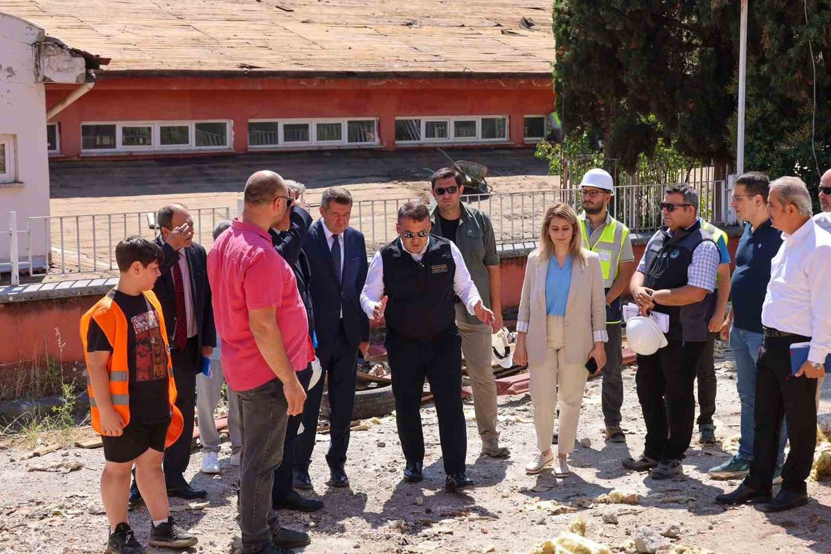 Vali Sözer 8 okuldaki eğitim yatırımlarını sahada inceledi