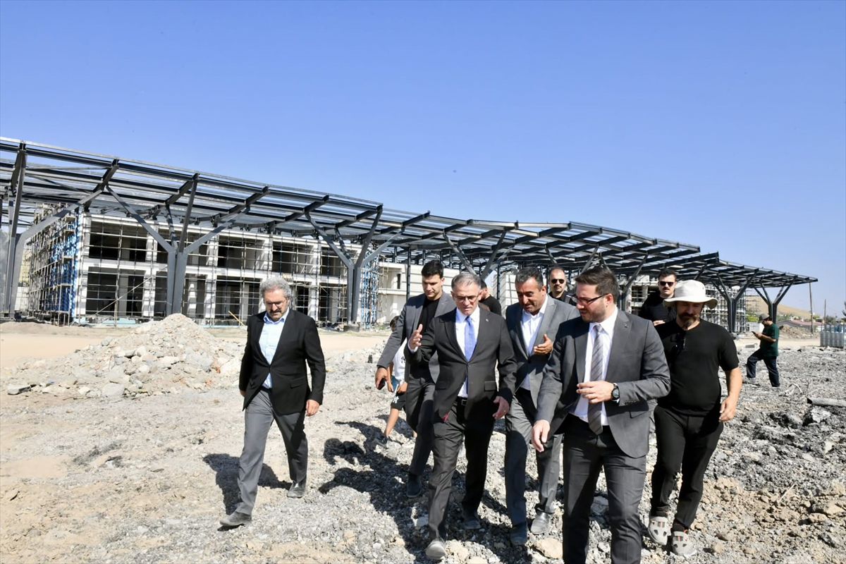 Van Valisi ve Büyükşehir Belediye Başkan Vekili Balcı, kentteki yatırımları inceledi