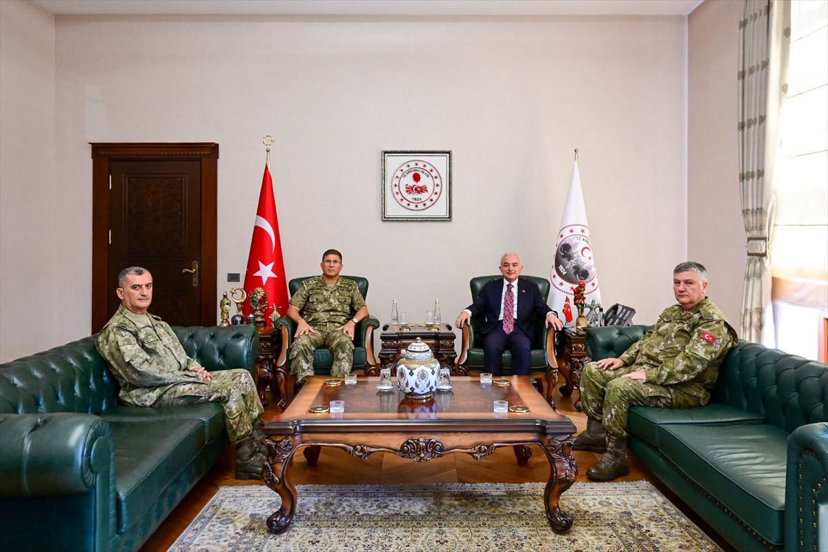 1. Ordu Komutanı Orgeneral Ersay'dan Vali Turan'a ziyaret