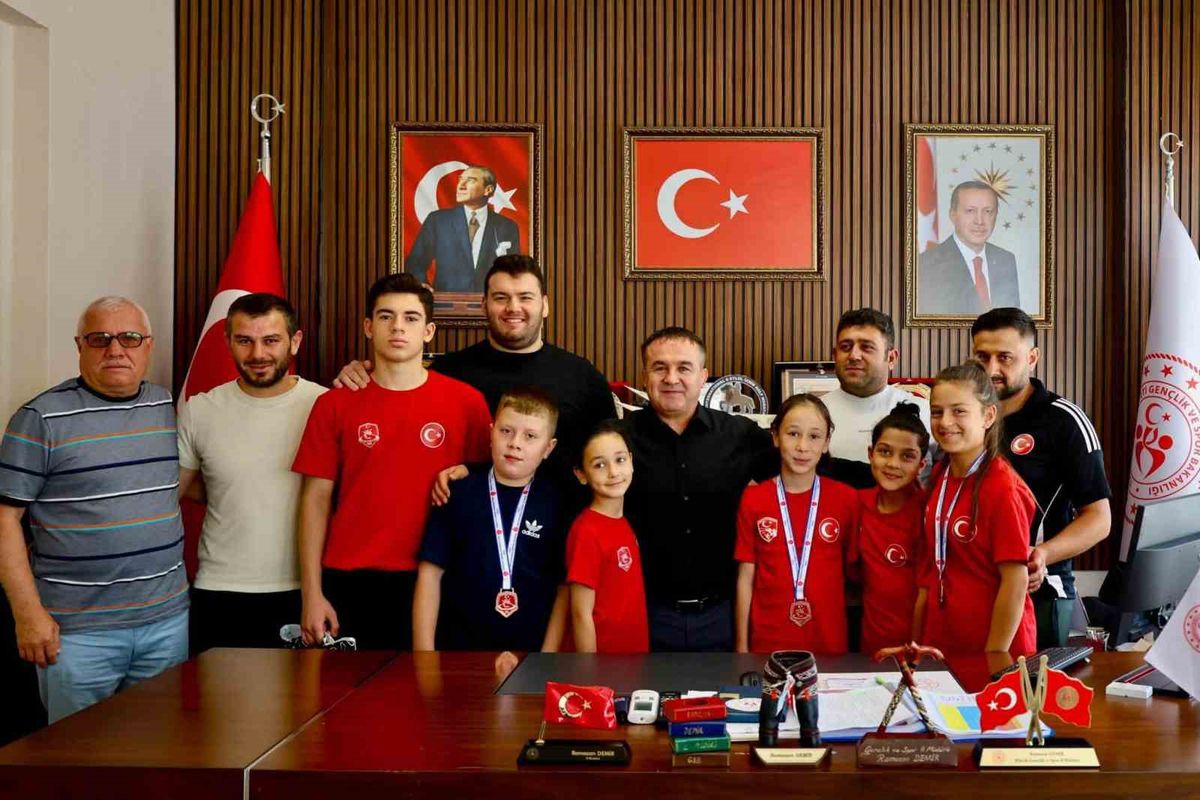 10 bin sporcunun yarıştığı Türkiye şampiyonasında Bilecikli güreşçilerden büyük başarı