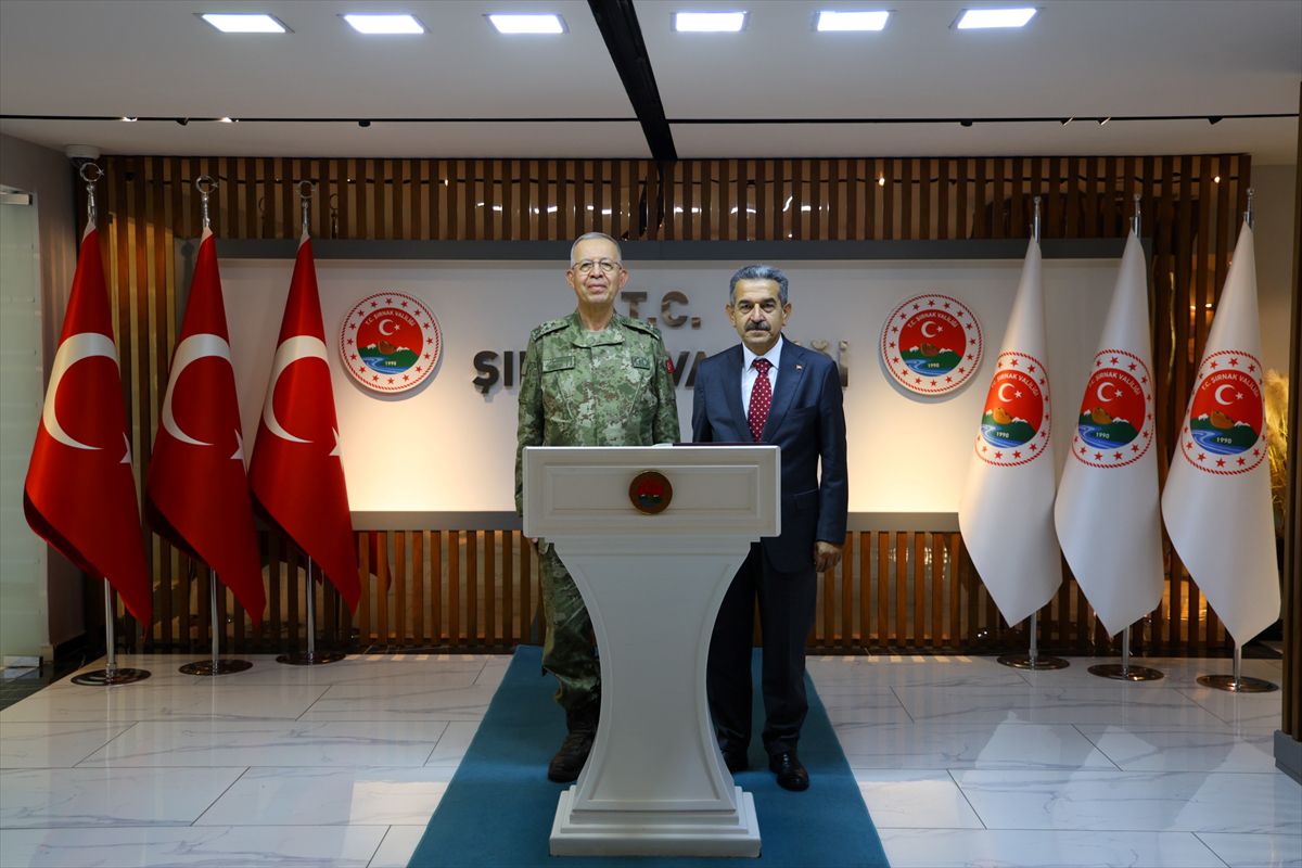 2. Ordu Komutanı Korgeneral Topaloğlu, Şırnak Valisi Ekici'yi ziyaret etti