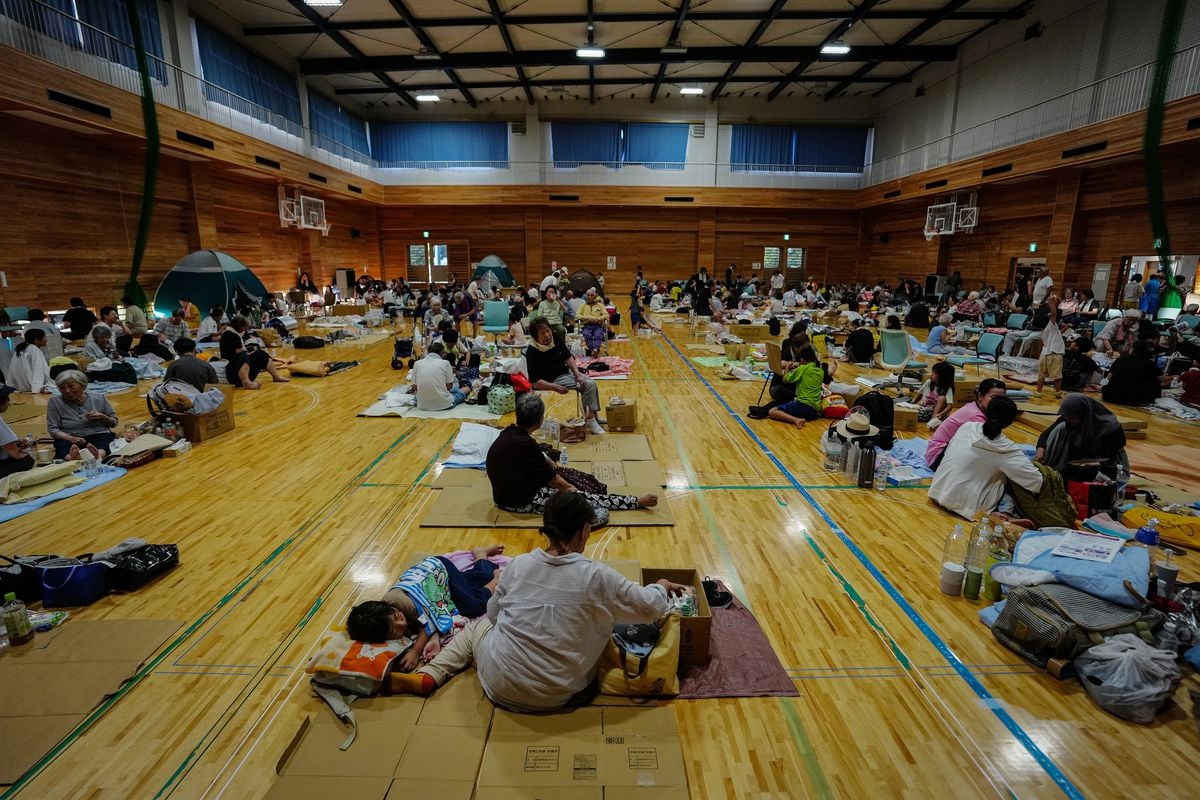 Albüm: Japonya'da depremin ardından spor salonları geçici barınma merkezlerine dönüştürüldü