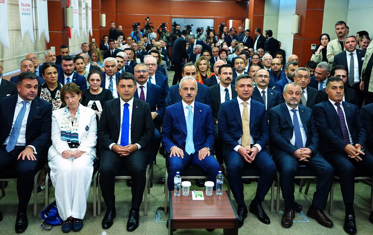 Araç muayene hizmetlerinde 20 yıllık yeni dönemin sözleşmeleri imzalandı