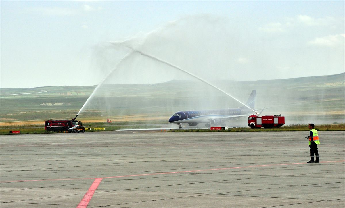 Bakü ile Kars arasında direkt uçak seferleri başladı