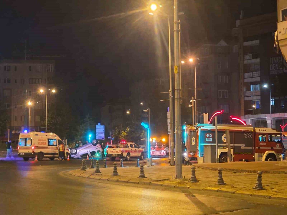 Dönel kavşakta araç takla attı, sürücü firar etti