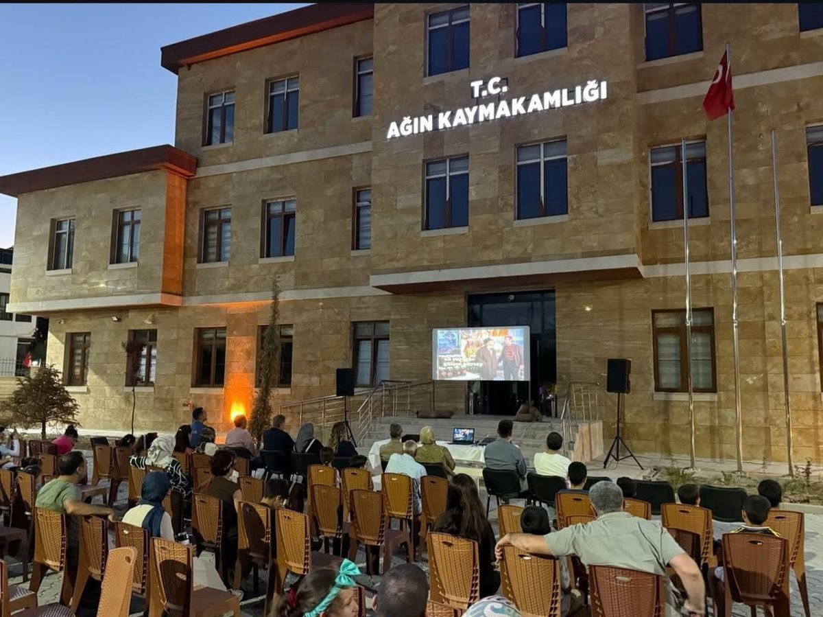 Elazığ’da açık hava sineması etkinliği