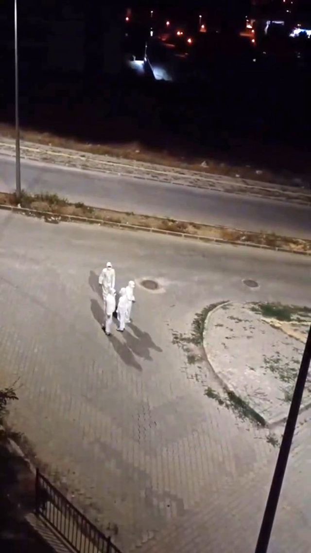 elbistan da gece gorulen beyaz koruyucu tulum 20102624 o