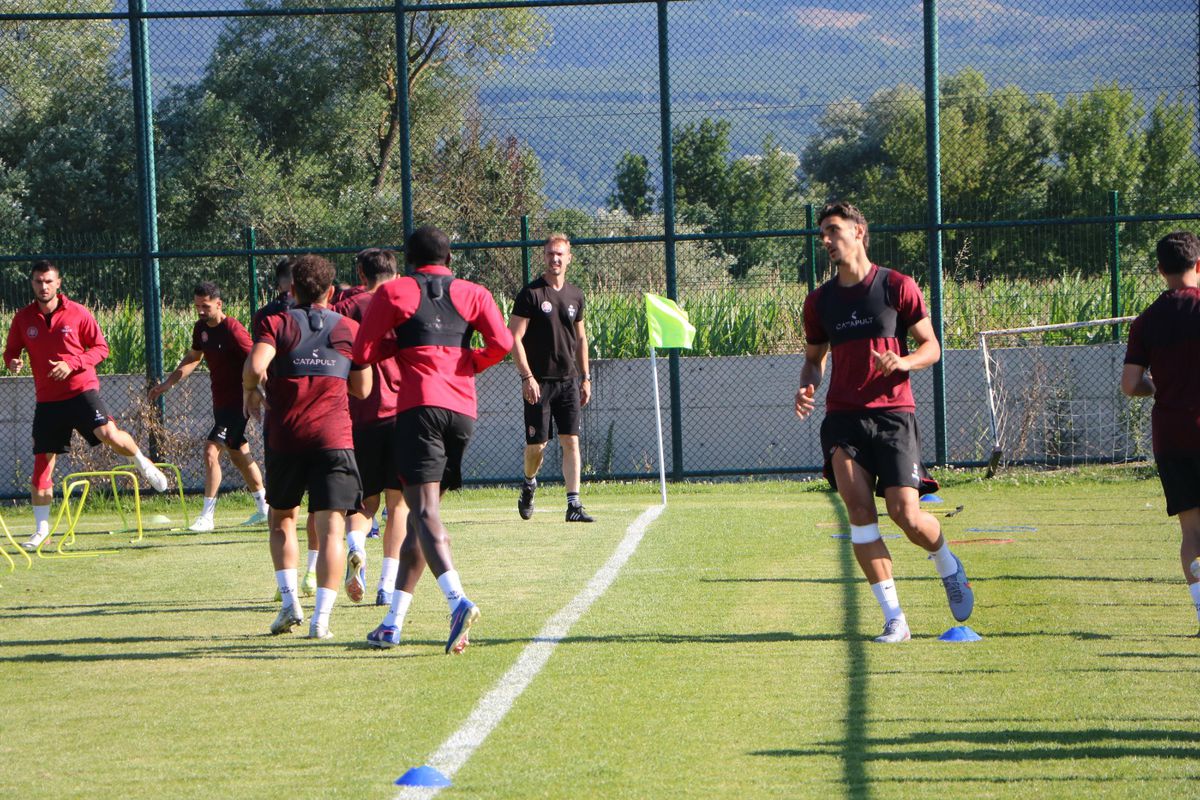 Fatih Karagümrük Kaptanı Biraschi: Süper Lig'i hak ediyoruz