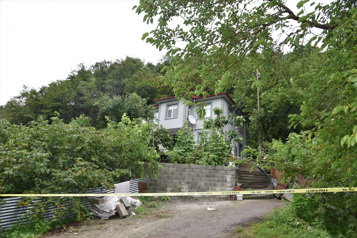 Giresun'da heyelan nedeniyle bir evde hasar oluştu