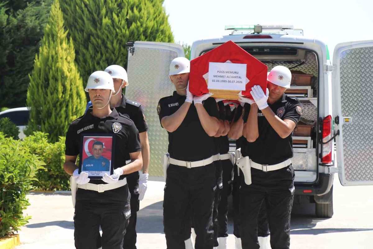 Görevi başında vefat eden polis memuru memleketine uğurlandı