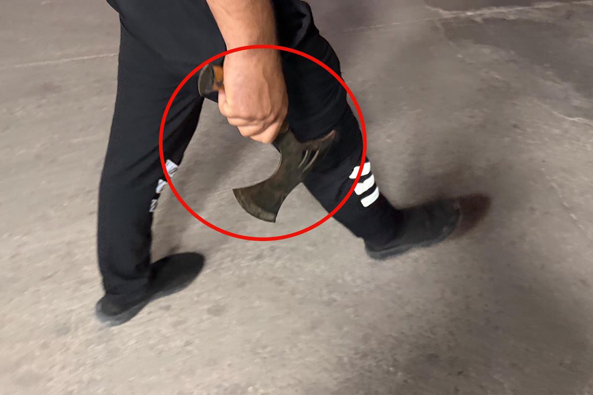 Adıyaman'da acil servis önünde baltalı dehşet