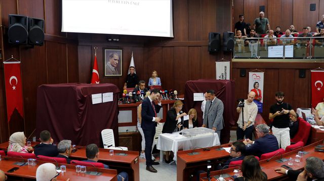 İzmit Belediyesi'nin Yeni Başkanvekili Lütfü Obuz Seçildi