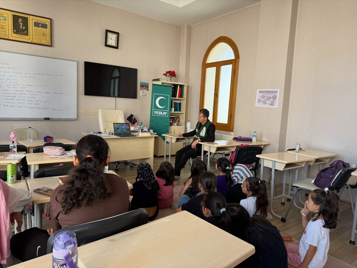 Kırıkkale'de kız Kur'an kursu öğrencilerine bağımlılıkla mücadele eğitimi verildi