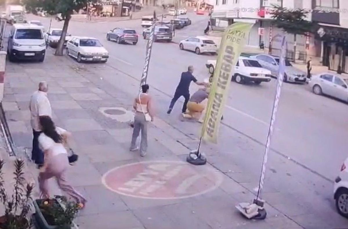 Kız çocuklarını taciz edip kaçırmak istediği iddia edilen saldırganlara müdahale eden yaşlı adam, feci halde darp edildi