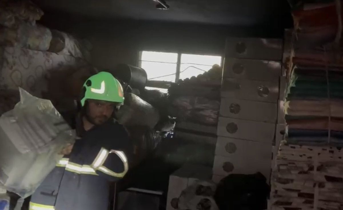 Osmaniye’de odunluk yangını eve sıçramadan söndürüldü