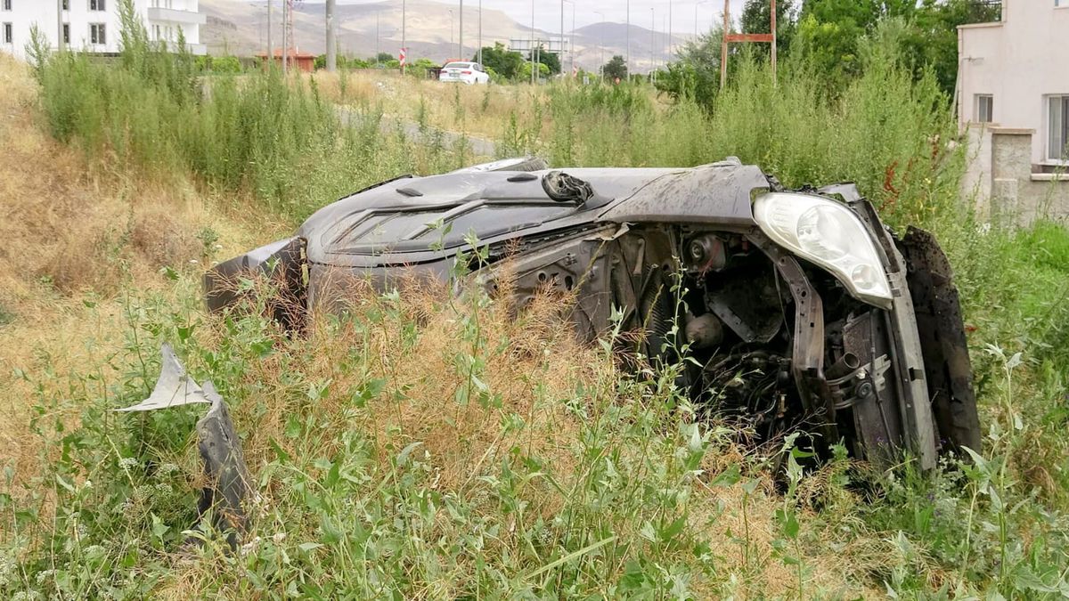 Otomobil takla attı; 4 yaralı