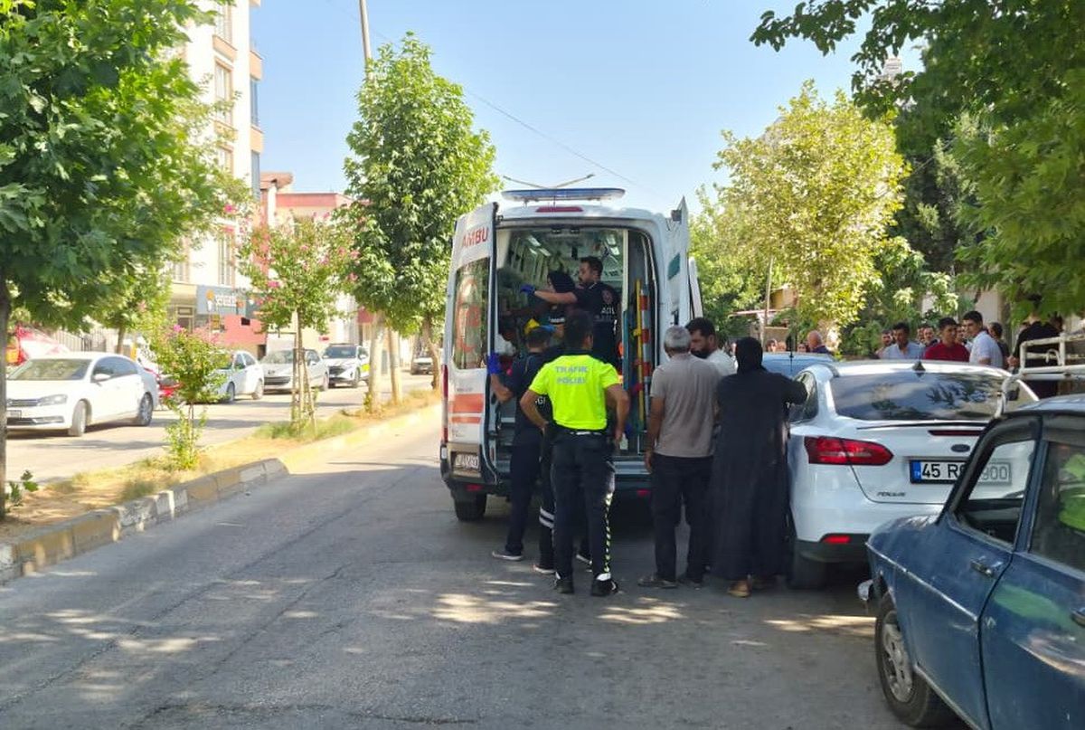 Adıyaman’da otomobilin çarptığı çocuk yaralandı