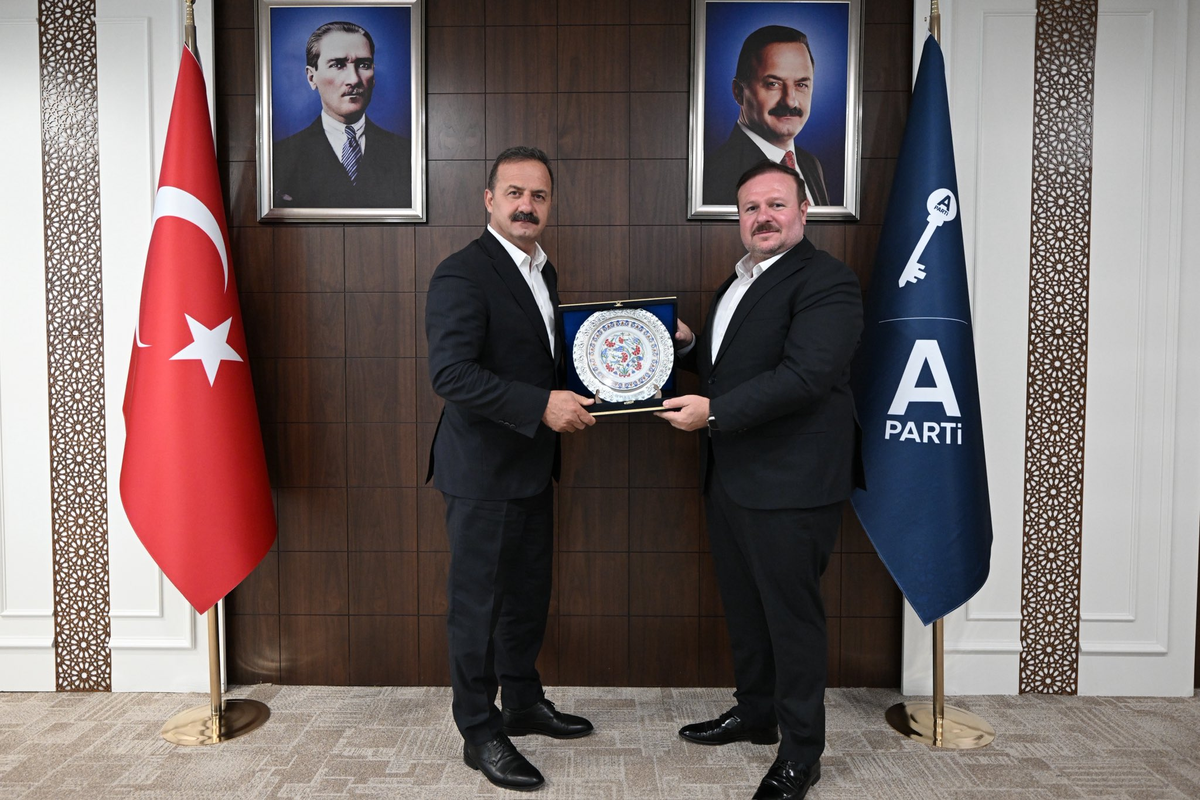 Ağıralioğlu, Öz İplik İş Sendikası heyetiyle tekstil sektörünün sorunlarını görüştü