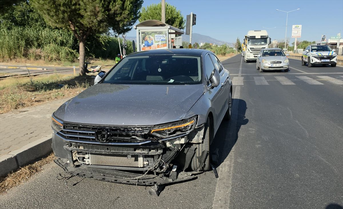 Aydın'da otomobil ile motosiklet çarpıştı, 2 kişi yaralandı
