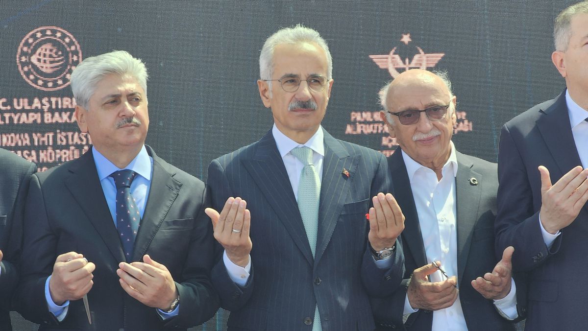 Bakan Uraloğlu: Ankara-İstanbul arası seyahat süresinde 30 dakika zamandan tasarruf edeceğiz