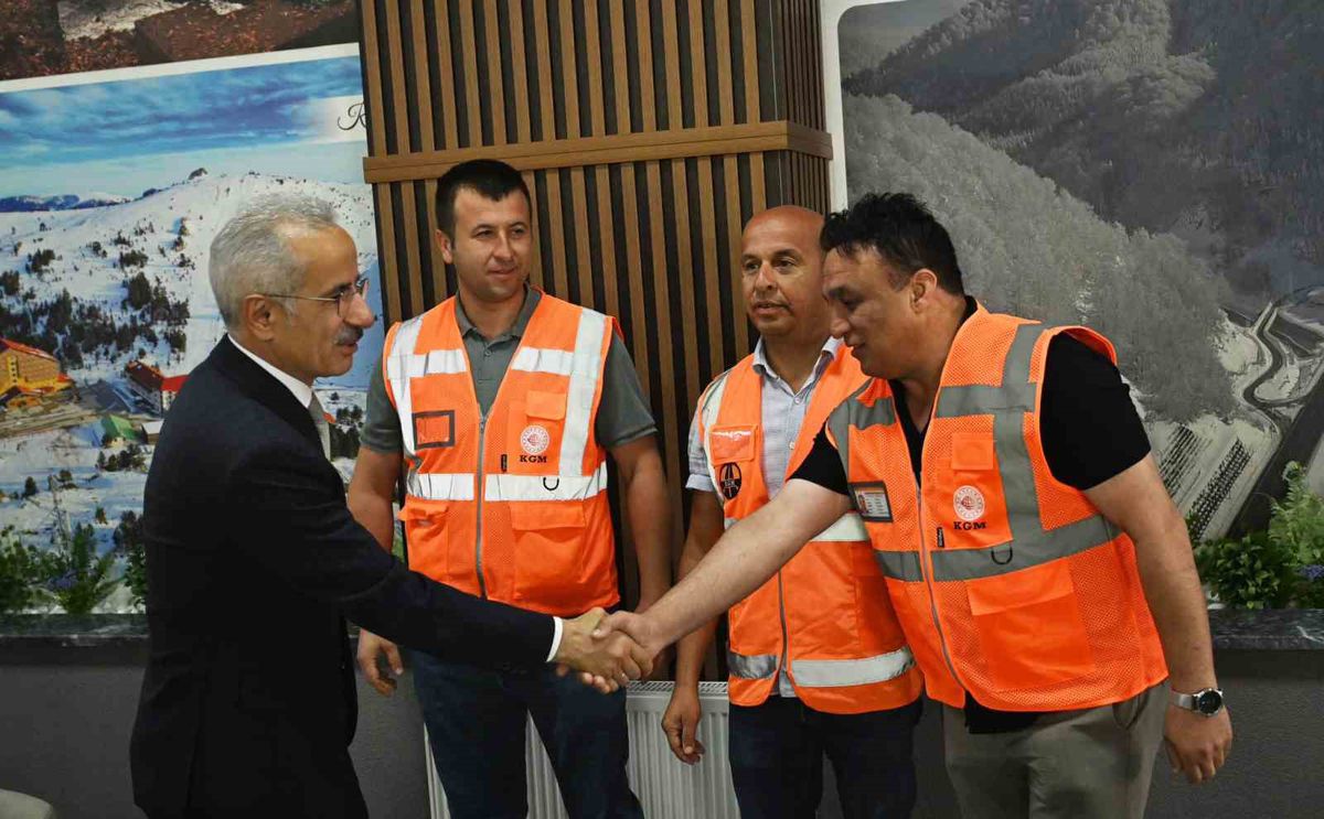 Bakan Uraloğlu’ndan Bolu Dağı Bakım İşletme Şefliğine ziyaret