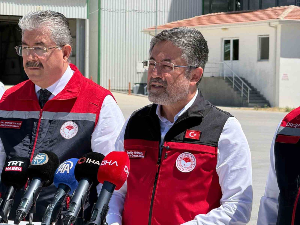 Bakan Yumaklı: 'Bitkisel üretimde Cumhuriyet tarihimizin rekorunu bekliyorum'