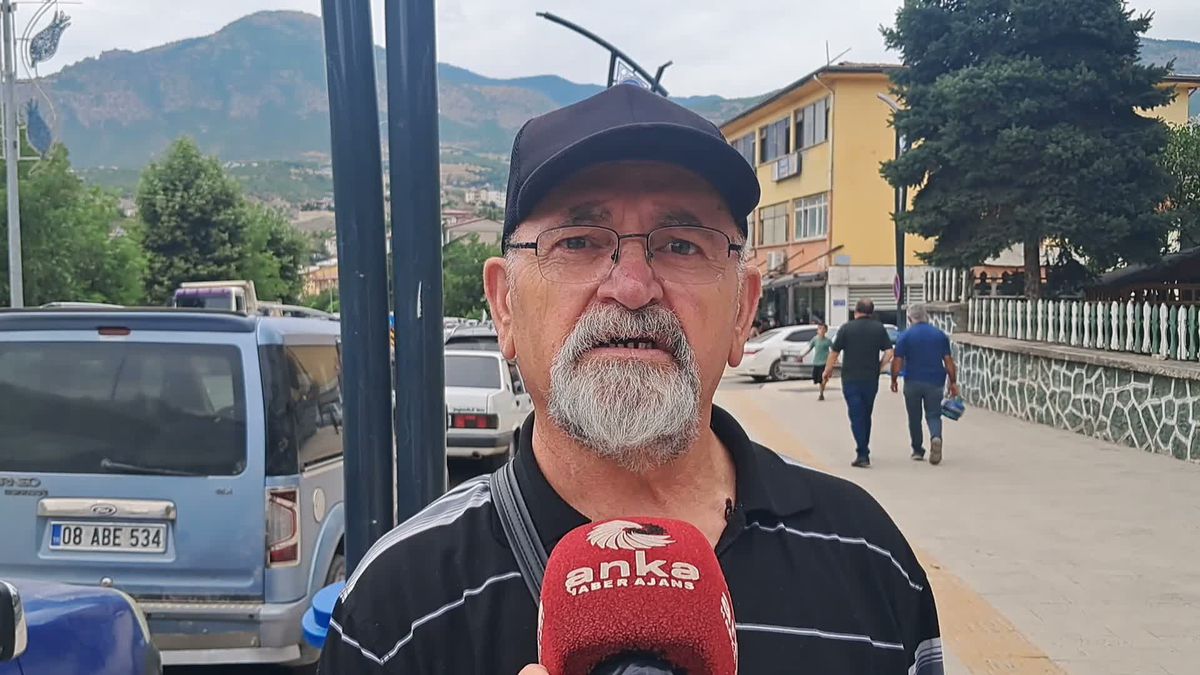 Emeklilerden, Faruk Çelik'in 'İntibak yasası' açıklamasına tepki: 'Kendi çıkardığı yasanın doğru olmadığını söylüyor'