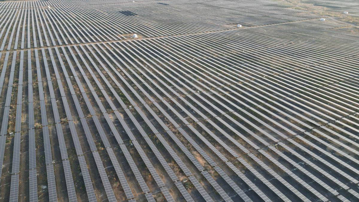 Erzin-2 Güneş Enerjisi Santrali'nde 6 ayda 75 bin megavatsaat elektrik üretildi