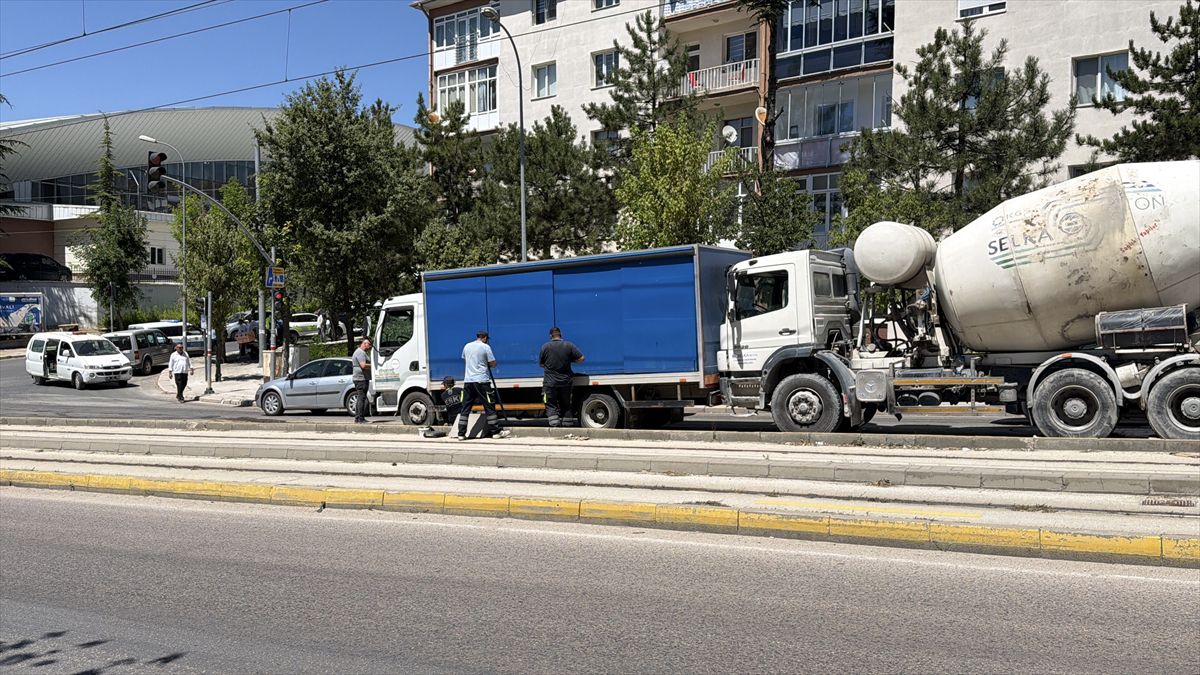 Eskişehir'de 6 aracın karıştığı kazada 1 kişi yaralandı