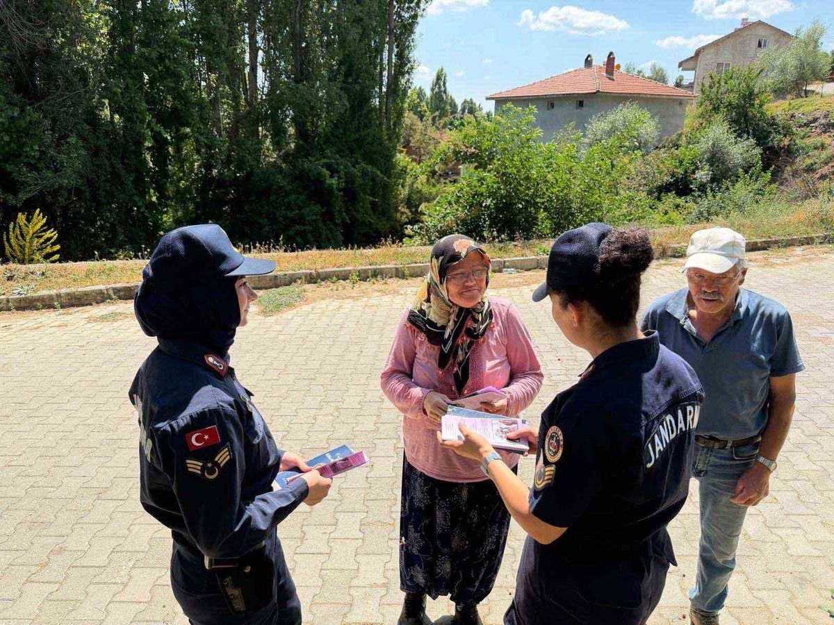 Jandarmanın kadına şiddetle mücadele çalışmaları sürüyor